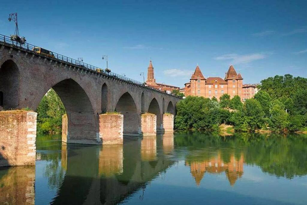Le Theatre, Coeur De Ville Montauban Extérieur photo